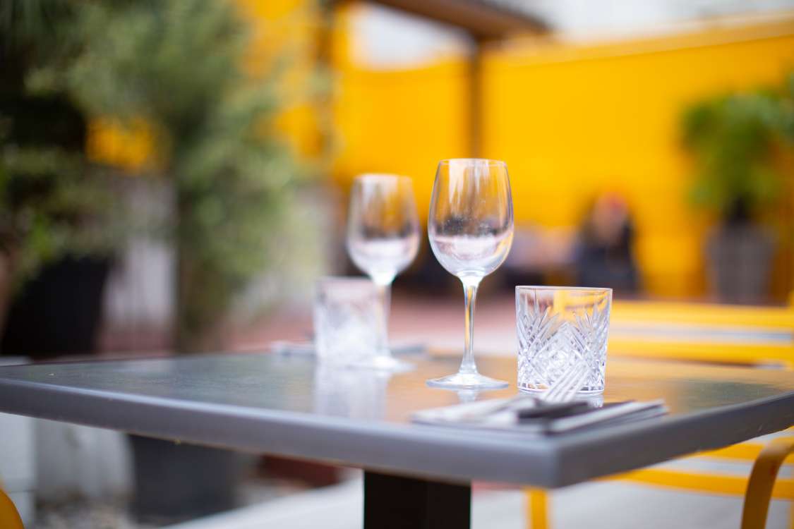 Manger en terrasse a Lyon au restaurant O'Kypos proche u métro Valmy