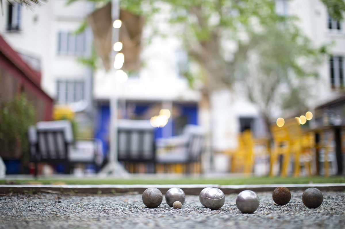 Restaurant bar pétanque Lyon chez O'Kypos dans le quartier Valmy